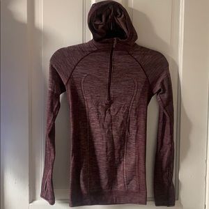 Lululemon stretch 1/4 zip hoodie-thumb holes-run